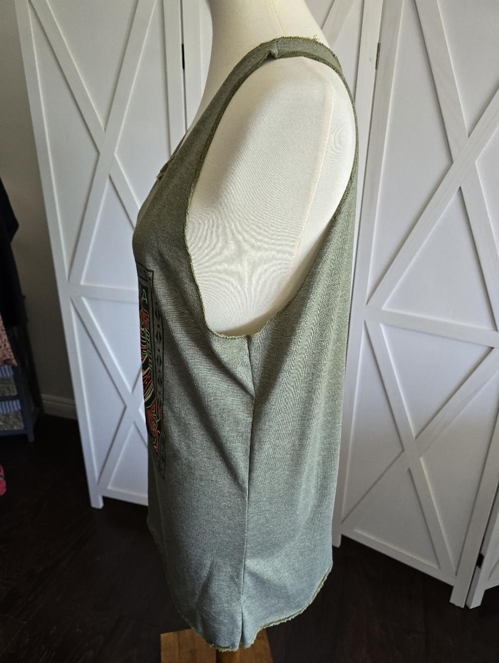Costa Rica 'Pura Vida' Sloth Olive Green Tank Top - Picture 3 of 7